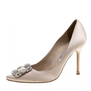 Pre Owned Manolo Blahnik Beige Satin Hangisi Embellished Pumps Size 38.5