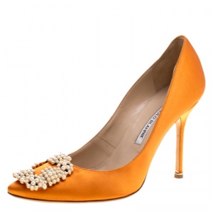 Pre Owned Manolo Blahnik Orange Satin Hangisi Embellished Pumps Size 38