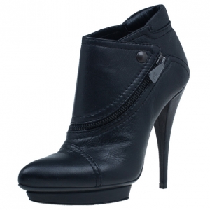 Pre Owned McQ by Alexander McQueen Black Leather Ankle Boots Size 38