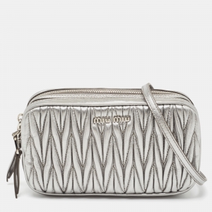 مملوكة مسبقًا Miu Miu Metallic Grey Matelassé Leather Double Zip Crossbody Bag