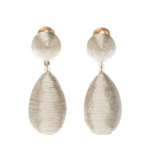 Pre Owned Oscar de la Renta Gold Tone Threaded Clip-on Drop Earrings