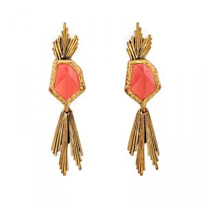 مملوكة مسبقًا أقراط أوسكار دي لارينتا كريستال أحمر ذهبية اللون طويلة