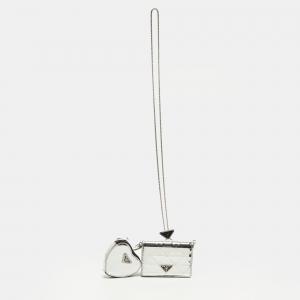 مملوكة مسبقًا محفظة برادا سلسلة جلد منقوش بفصوص فضي