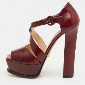 مملوكة مسبقًا Prada Size 40 Burgundy Patent Leather Platform Ankle Strap Sandals