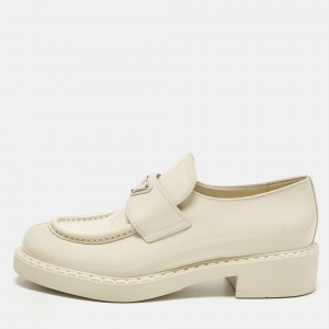 مملوكة مسبقًا Prada Monolith Size 40 Cream Patent Leather Loafers