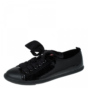 Pre Owned Prada Black Crumbled Patent Leather And Rubber Cap Toe Lace Up Sneakers Size 40.5