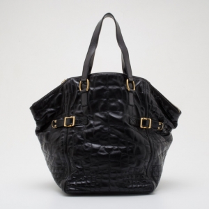 مملوكة مسبقًا Yves Saint Laurent Black Patent Leather Downtown Tote