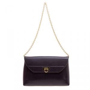مملوكة مسبقًا Salvatore Ferragamo Purple Leather Gancio Lock Chain Clutch
