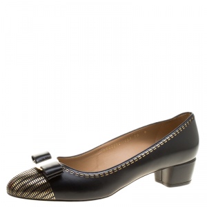 مملوكة مسبقًا Salvatore Ferragamo Black Leather Vara Stitch Block Heel Pumps Size 40.5