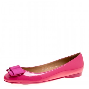 مملوكة مسبقًا حذاء فلات باليه سالفاتوري فيراغامو فيونكة جلد لامع بيج مقاس 39