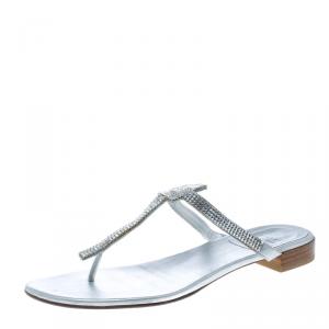 Stuart Weitzman Silver Leather Vanity Crystal Encrusted T Strap Flat Sandals Size 39.5