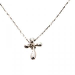 Pre Owned Tiffany & Co. Sterling Silver Elsa Peretti Cross Pendant Necklace