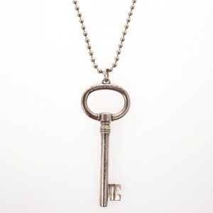 Pre Owned Tiffany & Co. Oval Key Silver Pendant Necklace
