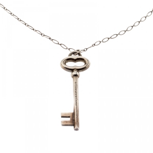 Pre Owned Tiffany & Co. Key Silver Oval Chain Link Long Pendant Necklace