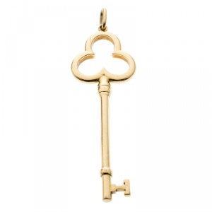 مملوكة مسبقًا Tiffany & Co. Trefoil Key 18K Yellow Gold Pendant 