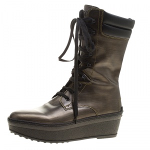 مملوكة مسبقًا Tod's Metallic Leather Lace Up Wedge Boots Size 38