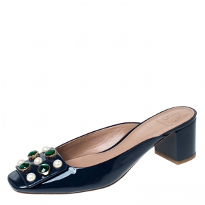 مملوكة مسبقًا Tory Burch Blue Patent Leather Vail Embellished Block Heel Mules Size 39.5