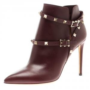 مملوكة مسبقًا Valentino Burgundy Leather Rockstud Pointed Toe Ankle Boots Size 40