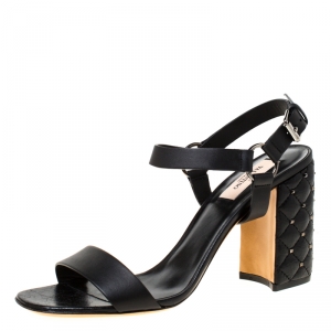 Pre Owned Valentino Black Leather City Ankle Strap Quilted Rockstud Block Heel Sandals Size 39