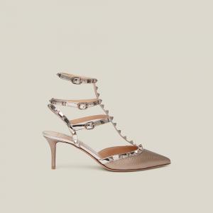 مملوكة مسبقًا Valentino Cream Valentino Garavani Rockstud Leather Pumps Size IT 39