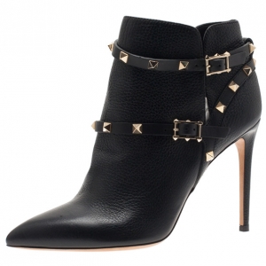 مملوكة مسبقًا Valentino Black Leather Rockstud Ankle Boots Size 40