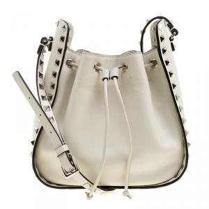 Pre Owned Valentino Off White Leather Rockstud Bucket Shoulder Bag