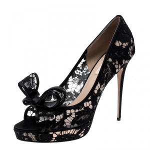 Pre Owned Valentino Black Floral Lace Couture Bow Lace Peep Toe Platform Pumps Size 38
