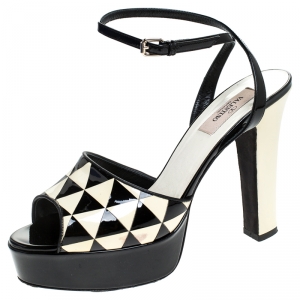 Pre Owned Valentino Black And White Patent Leather Peep Toe Platform Pumps Size 38