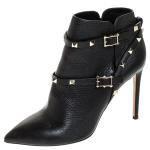 مملوكة مسبقًا Valentino Black Leather Rockstud Pointed Toe Ankle Boots Size 40
