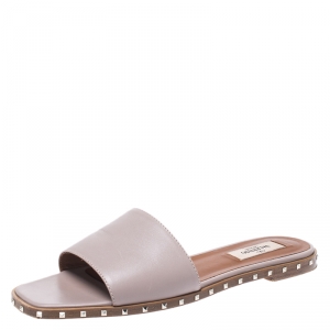 Pre Owned Valentino Pale Pink Leather Soul Rockstud Flat Slides Size 38.5