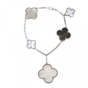 مملوكة مسبقًا Van Cleef & Arpels Magic Alhambra Mother of Pearl Chalcedony 18k White Gold 5 Motif Bracelet