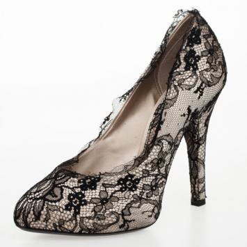 Dolce and Gabbana Beige Satin and Chantilly Lace Pumps Size 38