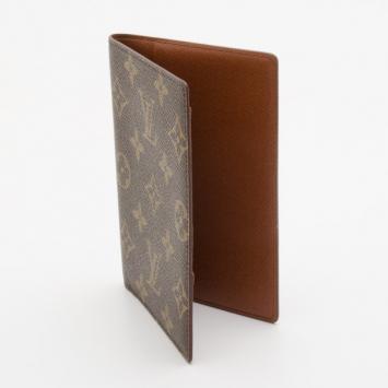 Pre Owned Louis Vuitton Monogram Passport Cover