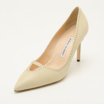 Manolo Blahnik Beige Leather Pumps Size 40