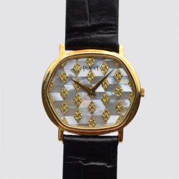 Pre Owned Piaget Damier MOP 18 K Yellow Gold Leather Womens Wristwatch 34 MM