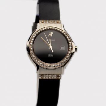 Hublot Black SS Diamond Classic Womens Wristwatch 32 MM