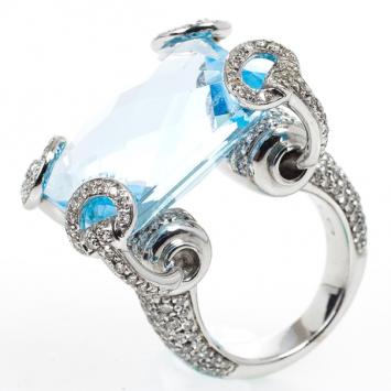 Gucci Diamond & Topaz 18 K White Gold Horsebit Cocktail Ring Size 53