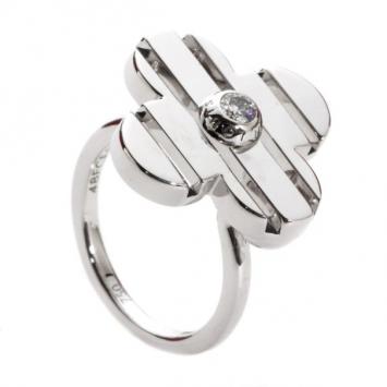 Louis Vuitton 18 K White Gold Diamond Petite Fleur Ring Size 48