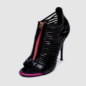 Giuseppe Zanotti Black Patent Leather Strappy Open Toe Back Zip Sandals Size 36