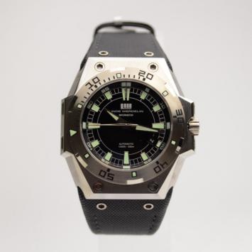 Pre Owned Linde Werdelin Black Elemental Stainless Steel Mens Wristwatch 48 MM