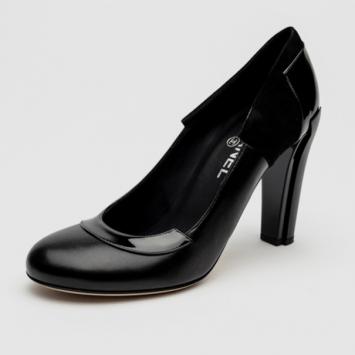 Chanel Black Leather Pumps Size 40