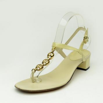Gucci Embellished White Patent Leather Thong Sandals Size 39