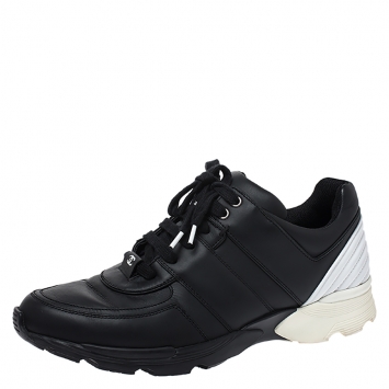 Pre Owned Chanel Black/White Leather CC Low Top Sneakers Size 43