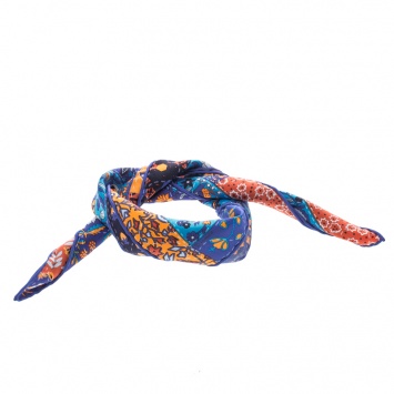 Pre Owned Hermes Pique Fleuri De Provence Printed Silk Pocket Square