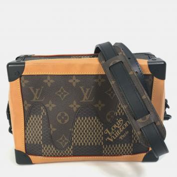 Pre Owned Louis Vuitton Damier Giant Nigo Collaboration Soft Trunk Pochette Shoulder Bag In Canvas Brown