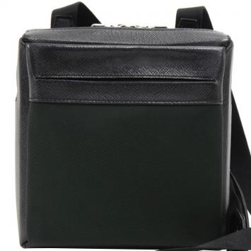 Pre Owned Louis Vuitton Taiga Leather Sayan Messenger Bag