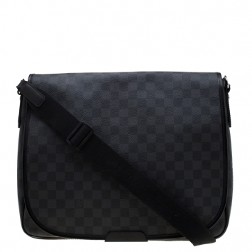 Pre Owned Louis Vuitton Damier Graphite Canvas Daniel MM Messenger Bag