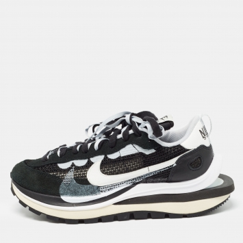 Pre Owned Nike x Sacai Black/White  Mesh and Suede Vaporwaffle Sneakers Size 40.5