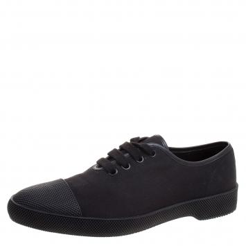 مملوكة مسبقًا Prada Black Canvas Low Top Sneakers Size 42