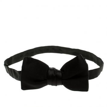 Pre Owned Tom Ford Black Silk Classic Bow Tie